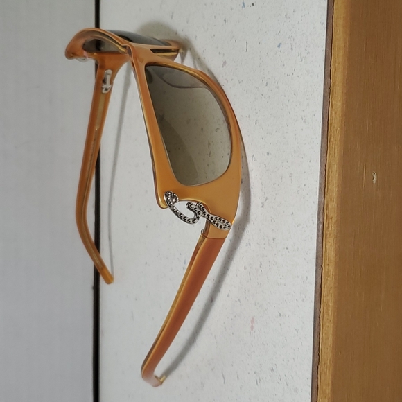 Gattinoni Italian Sunglasses - Picture 3 of 6